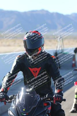 media/Dec-01-2025-Moto Forza (Mon) [[2daa91e15f]]/4-Around the Pits/